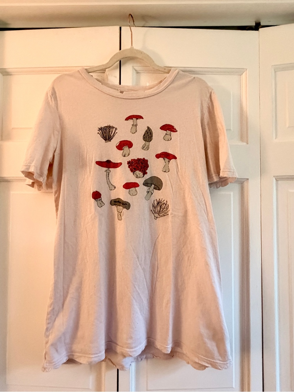 Urban Outfitters Woman's Cream Oversized Graphic Mushroom Tee